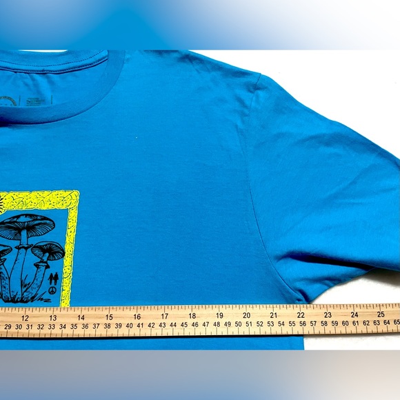 NEFF Exploration Club Get Outside Mushroom Graphic Tshirt Men’s Size Large NWT - Picture 5 of 9